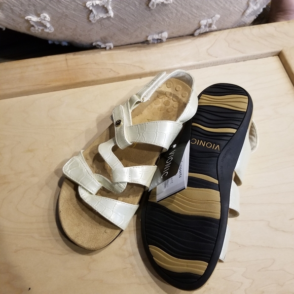Vionic - Pearl White - Velcro - Sandals SZ 5 - Picture 4 of 4